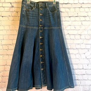 NWOT LiverPool Los Angeles Women’s Blue Jean Skirt size 2/26